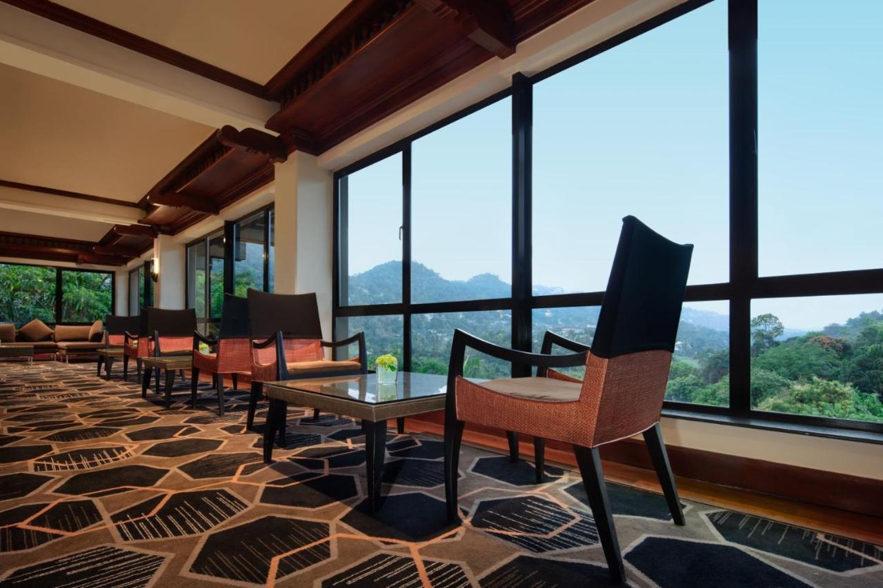 Earl'S Regency Hotel Kandy Exterior foto