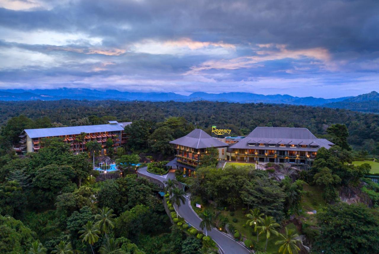 Earl'S Regency Hotel Kandy Exterior foto