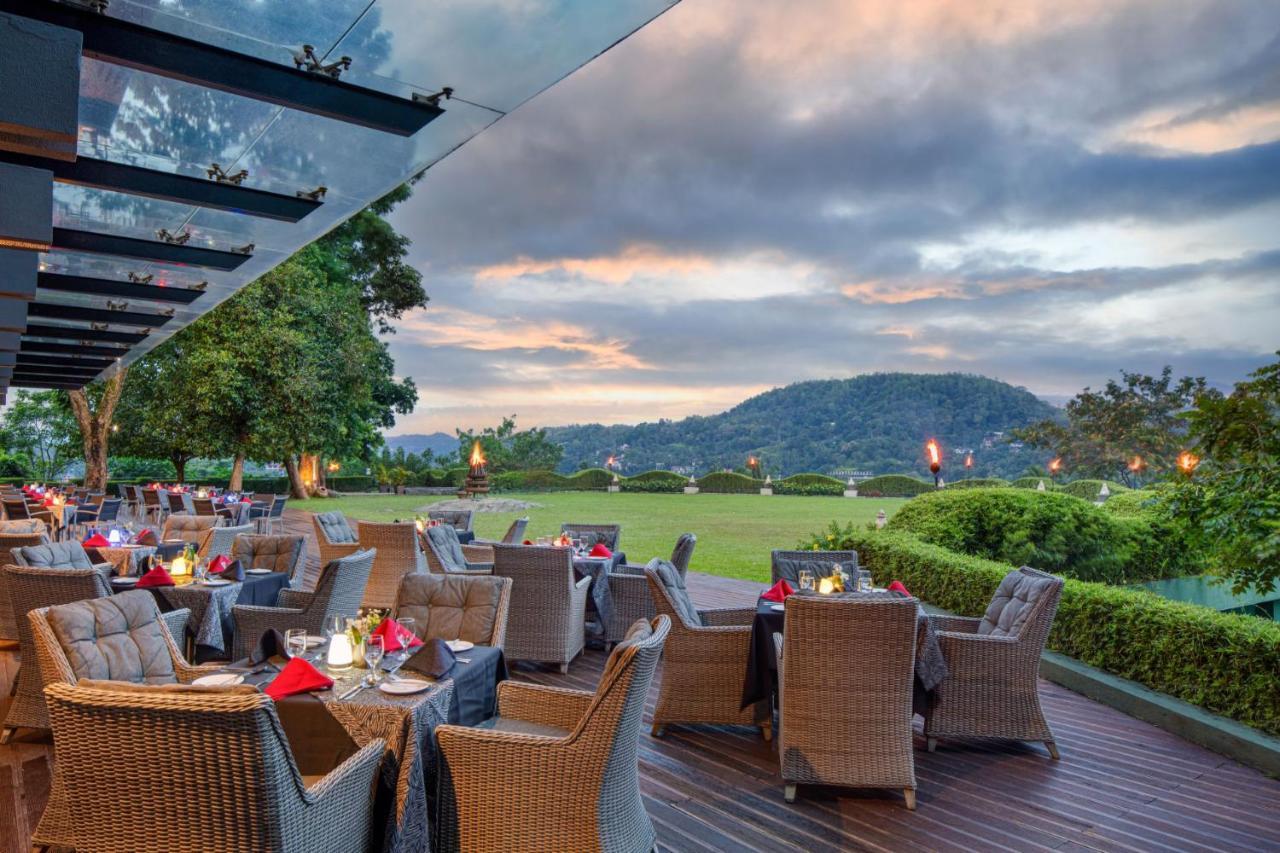 Earl'S Regency Hotel Kandy Exterior foto
